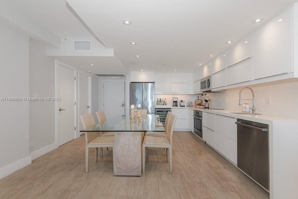 RONEY PALACE CONDO - Residential Lease