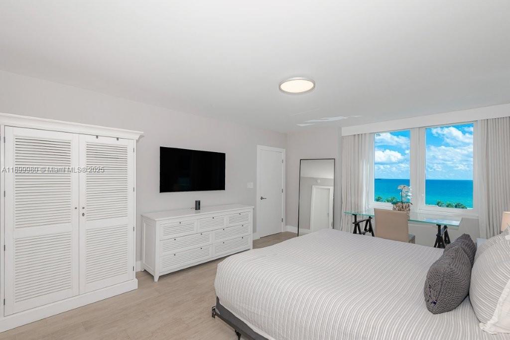 2301 Collins Ave 738
