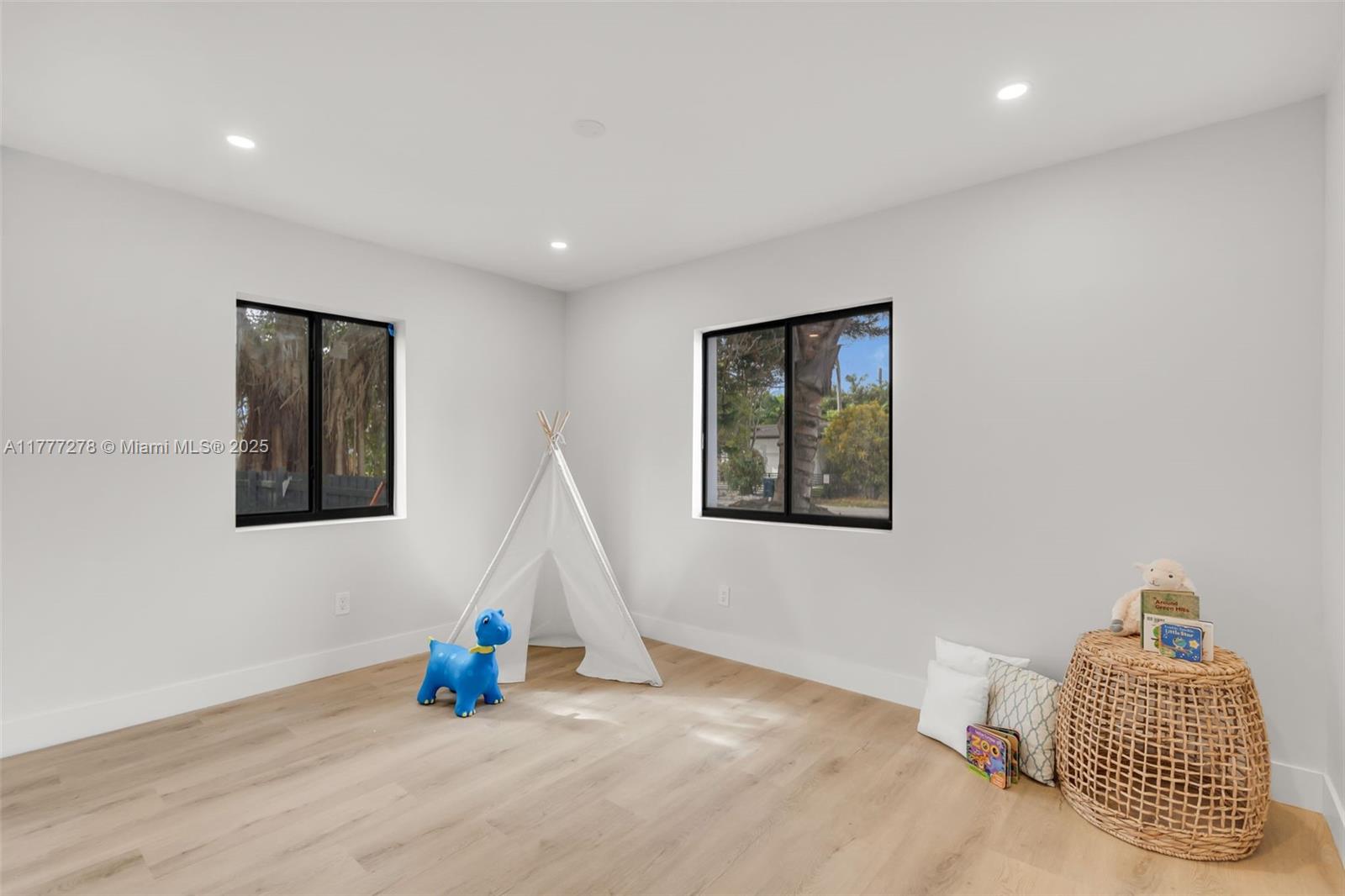 CAMBRIDGE LAWNS PARK - Residential