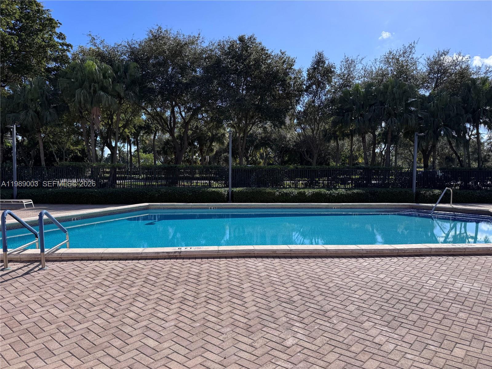 BRAVURA I CONDO - Residential