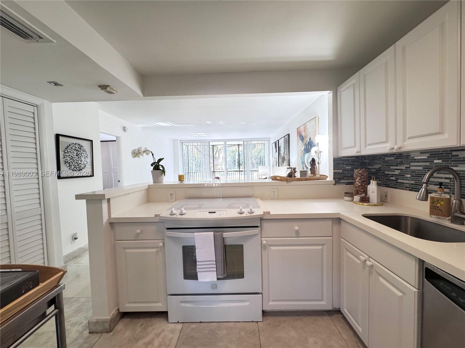 BRAVURA I CONDO - Residential