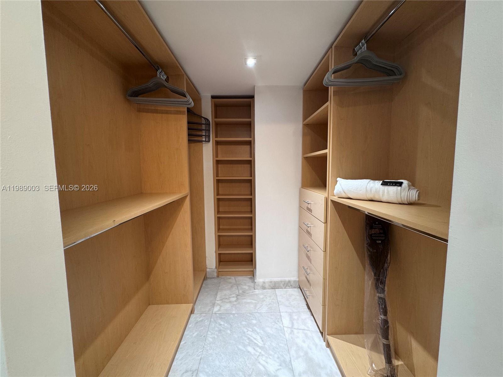 BRAVURA I CONDO - Residential