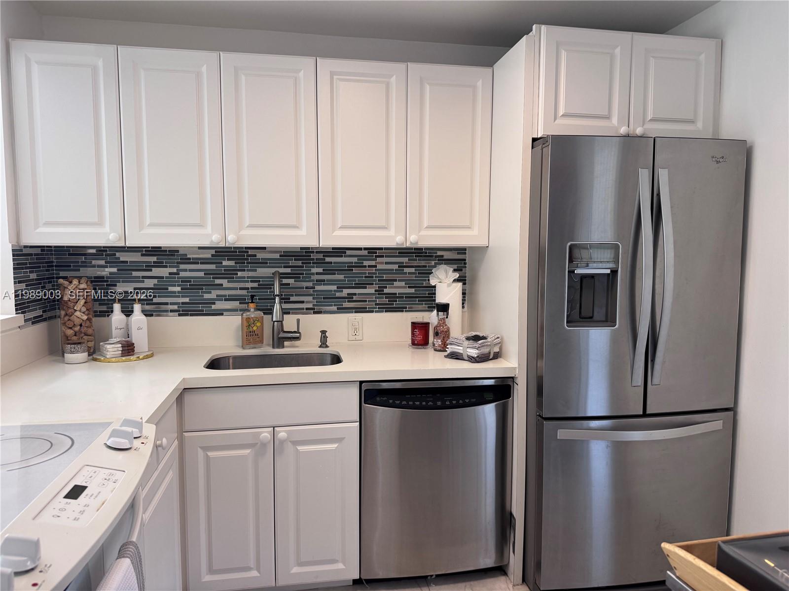 BRAVURA I CONDO - Residential