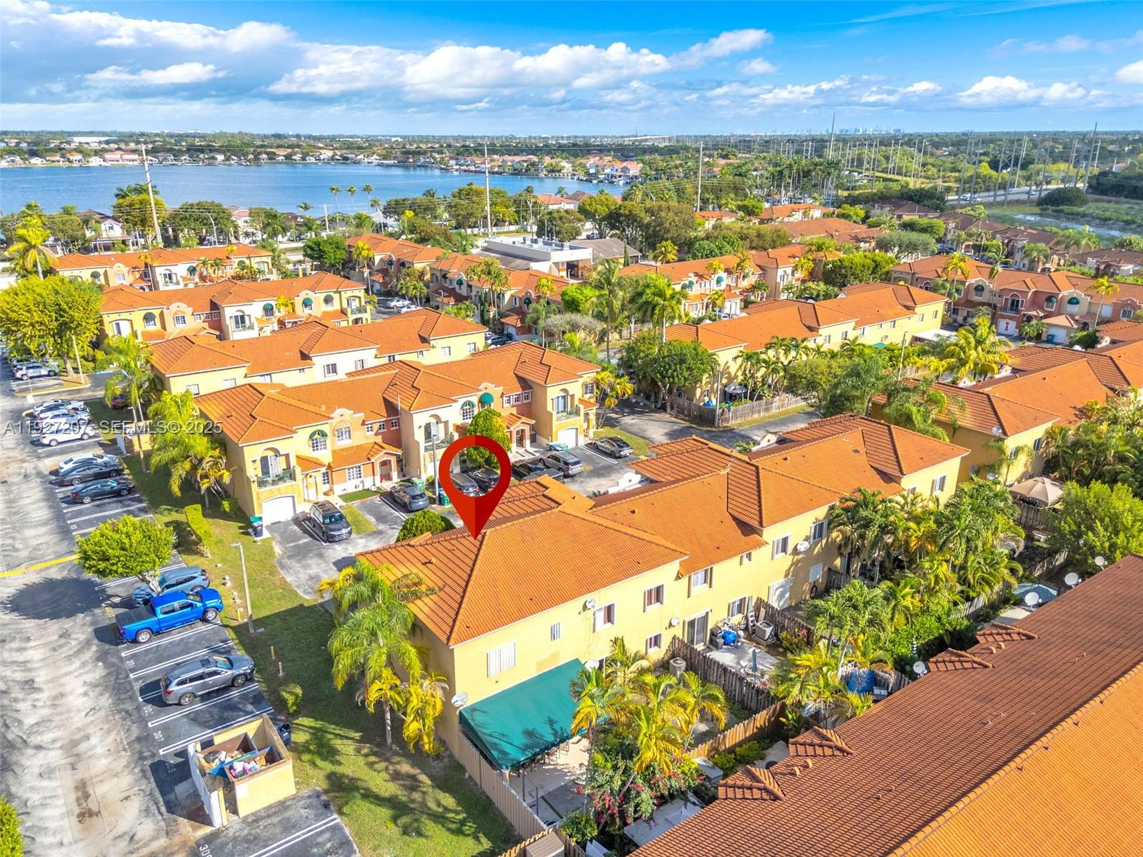 VISTA ALEGRE TOWNHOMES VI - Residential