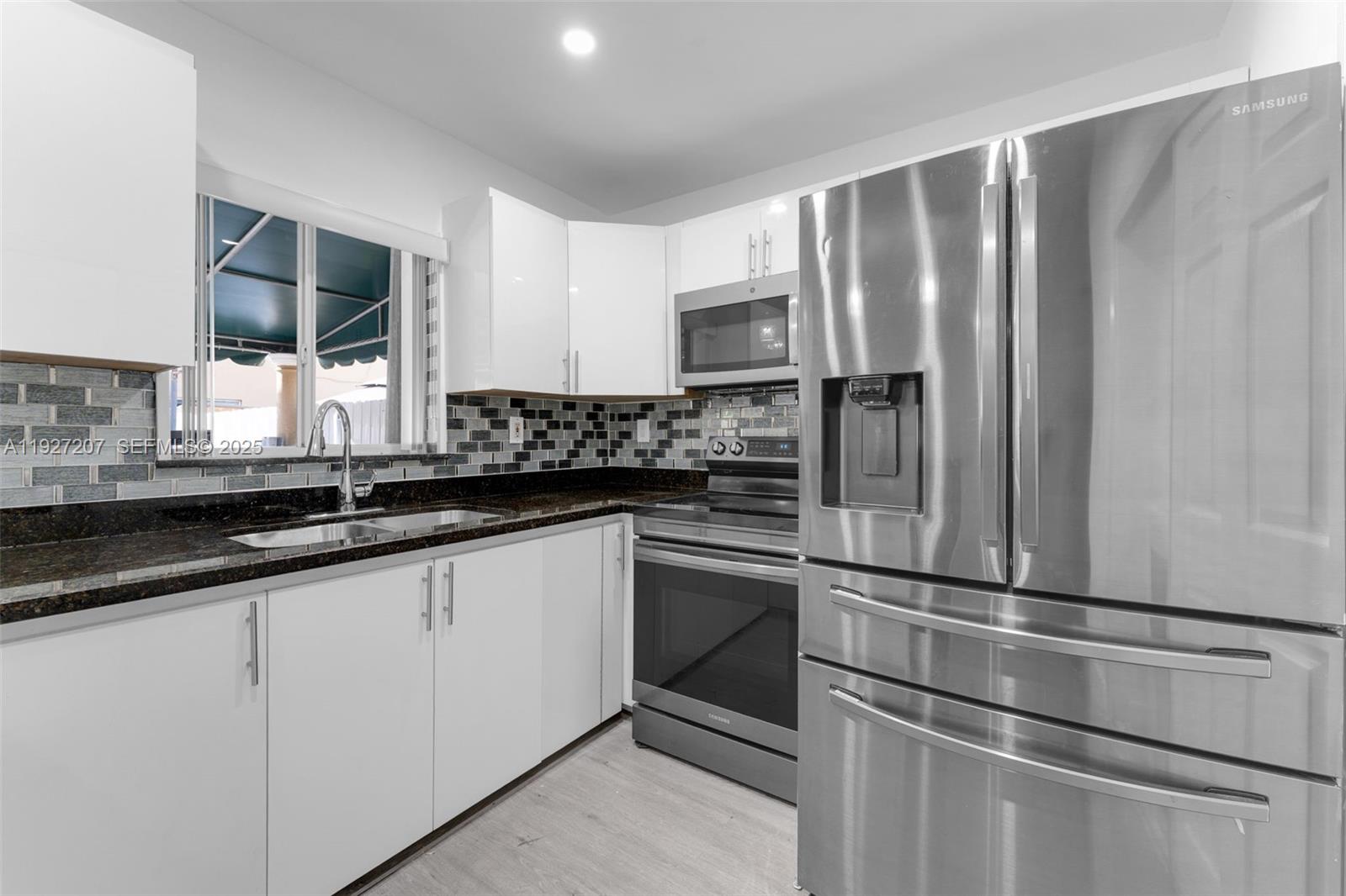 VISTA ALEGRE TOWNHOMES VI - Residential