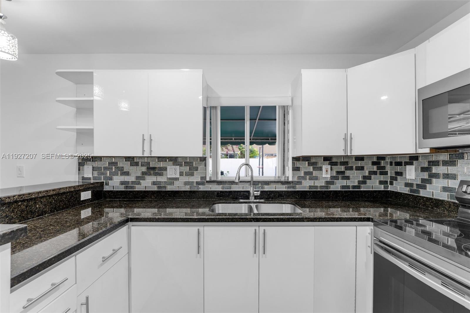 VISTA ALEGRE TOWNHOMES VI - Residential