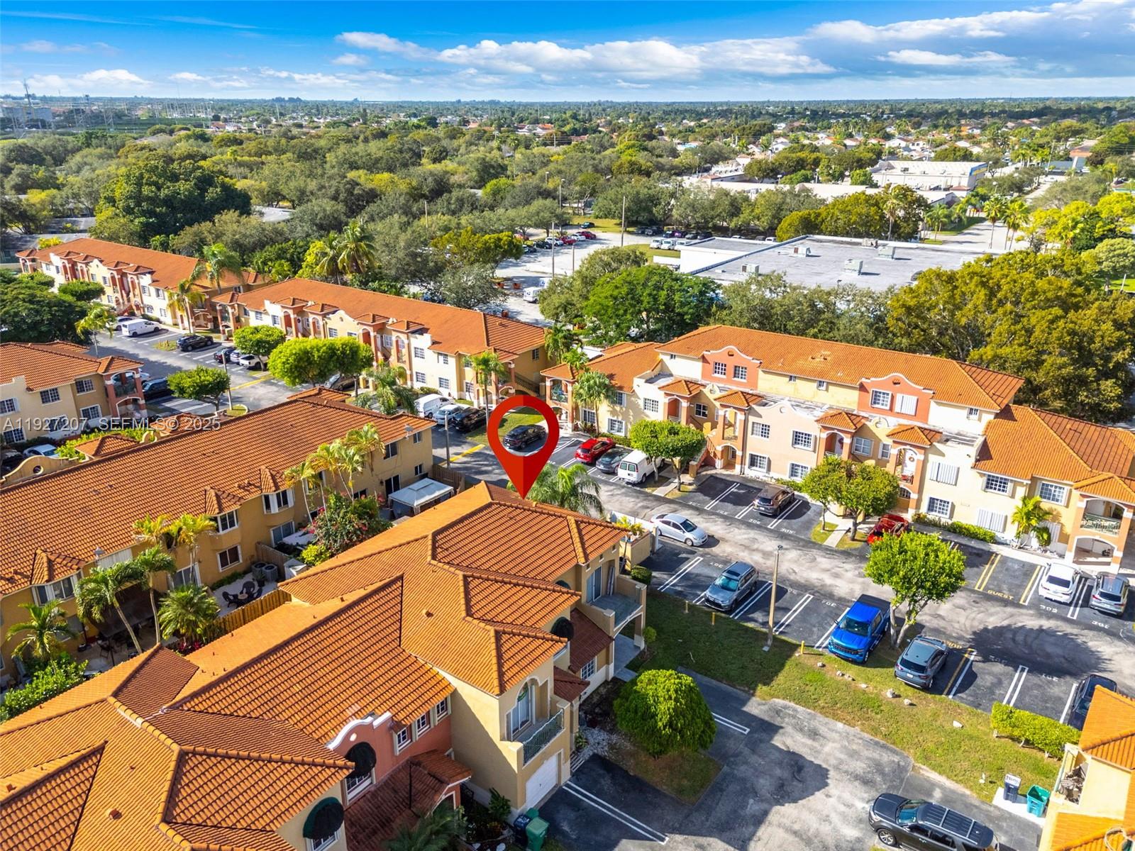 VISTA ALEGRE TOWNHOMES VI - Residential