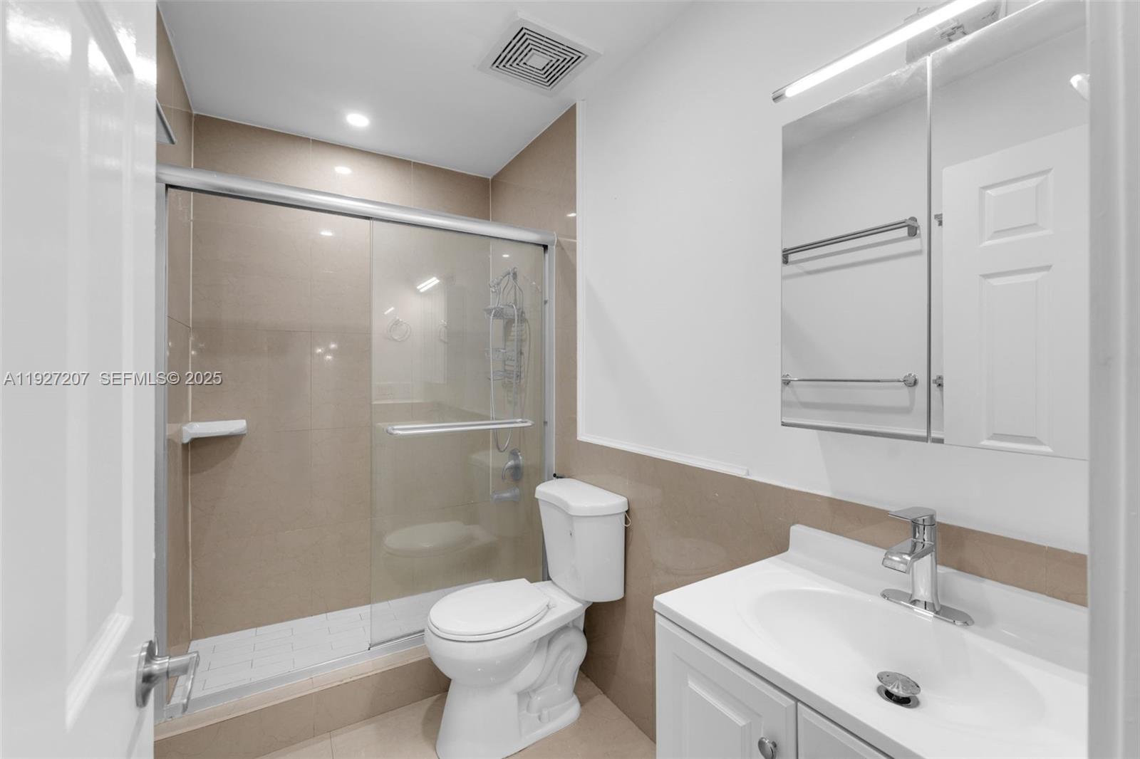 VISTA ALEGRE TOWNHOMES VI - Residential