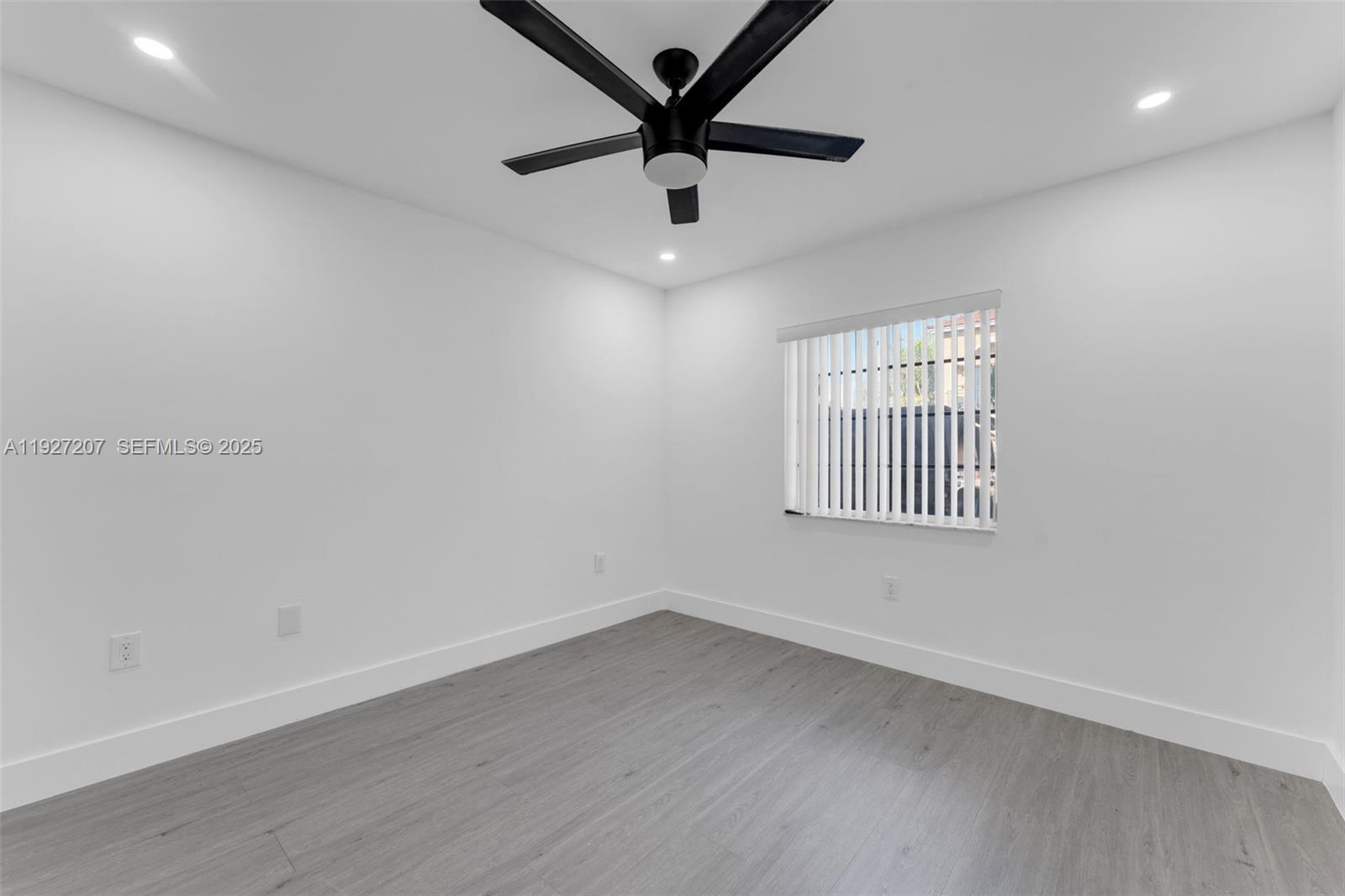 VISTA ALEGRE TOWNHOMES VI - Residential