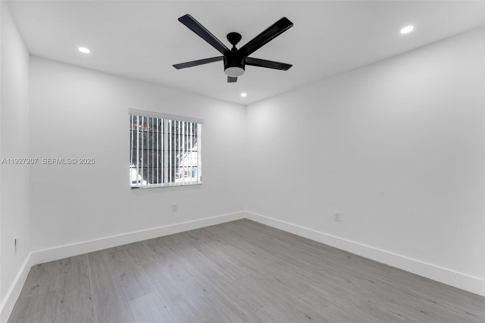 VISTA ALEGRE TOWNHOMES VI - Residential