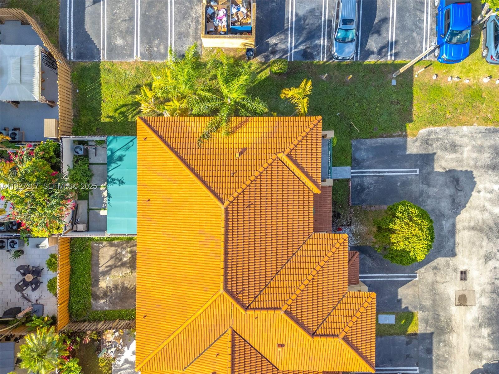 VISTA ALEGRE TOWNHOMES VI - Residential