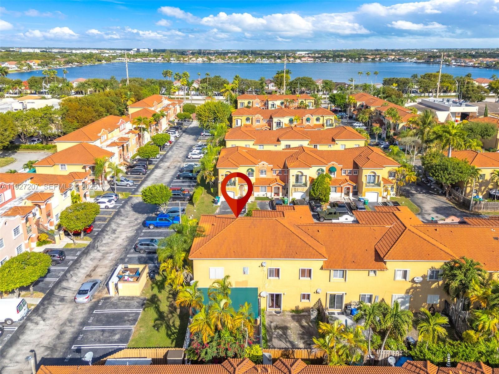 VISTA ALEGRE TOWNHOMES VI - Residential