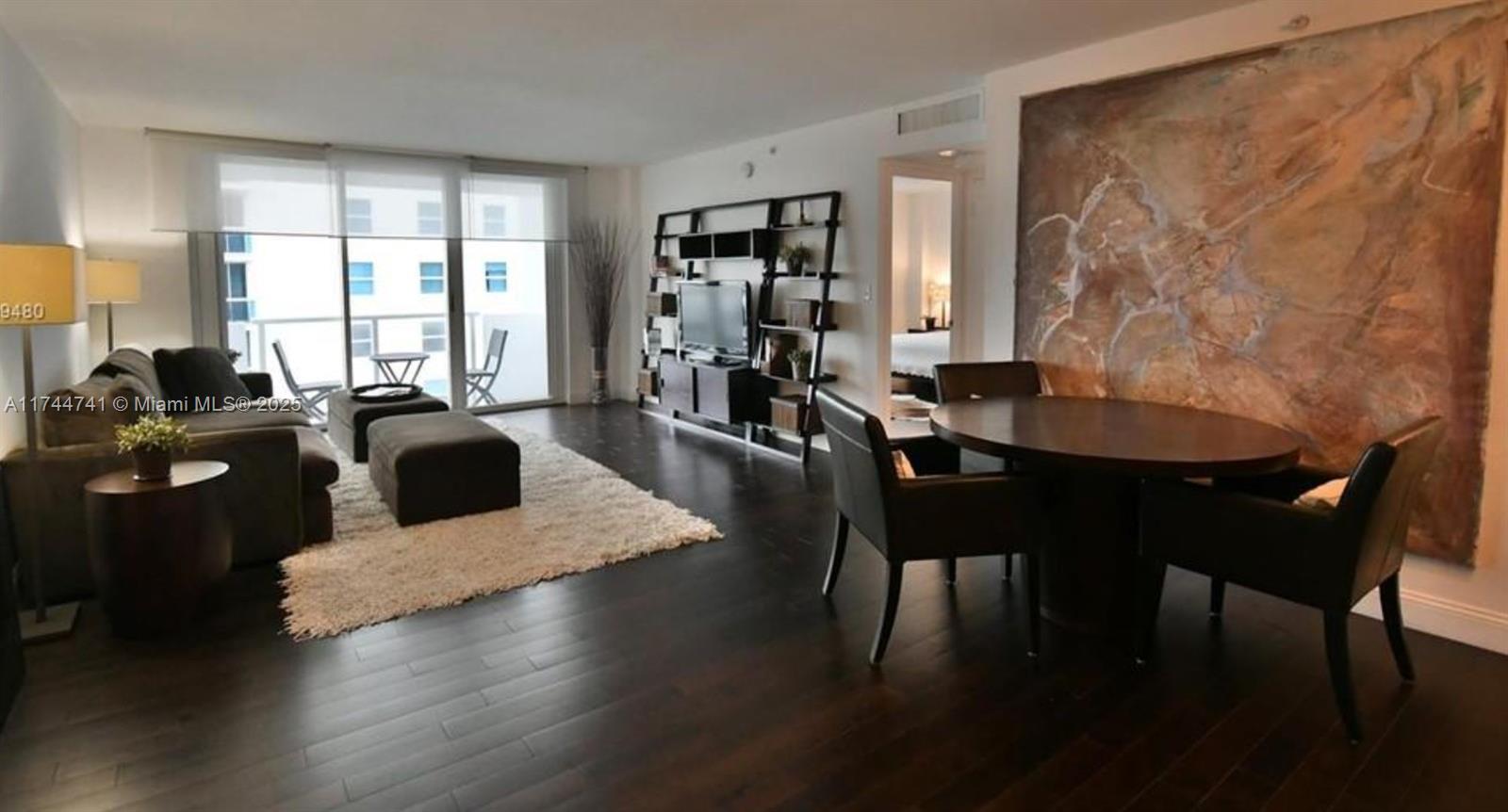 9195 Collins Ave 811