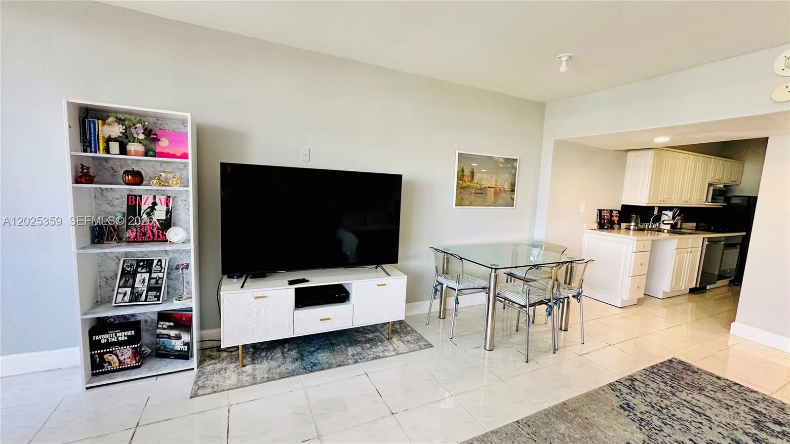 THE DECOPLAGE CONDO - Residential