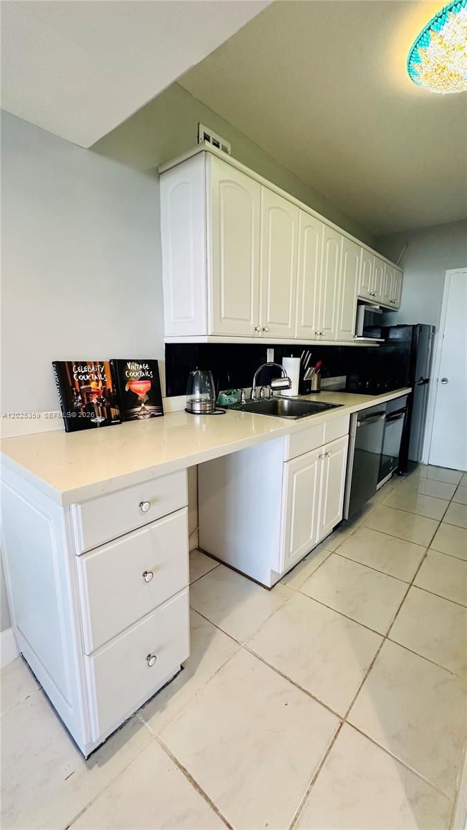 THE DECOPLAGE CONDO - Residential