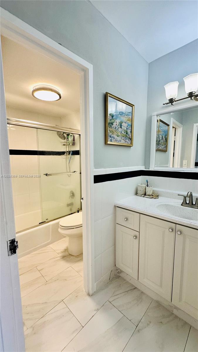 THE DECOPLAGE CONDO - Residential