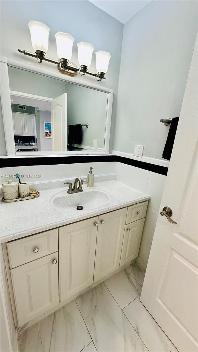 THE DECOPLAGE CONDO - Residential