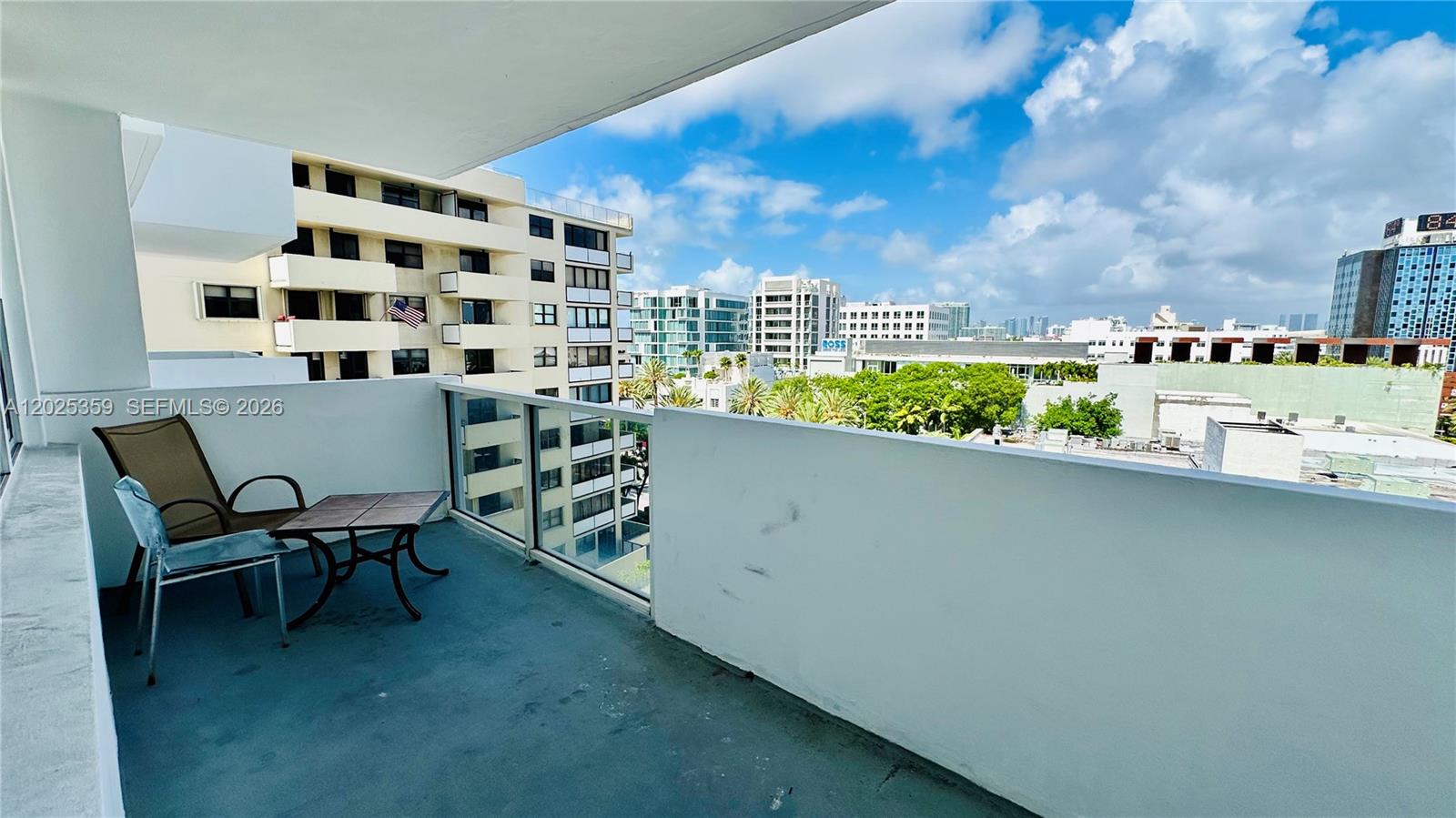 THE DECOPLAGE CONDO - Residential