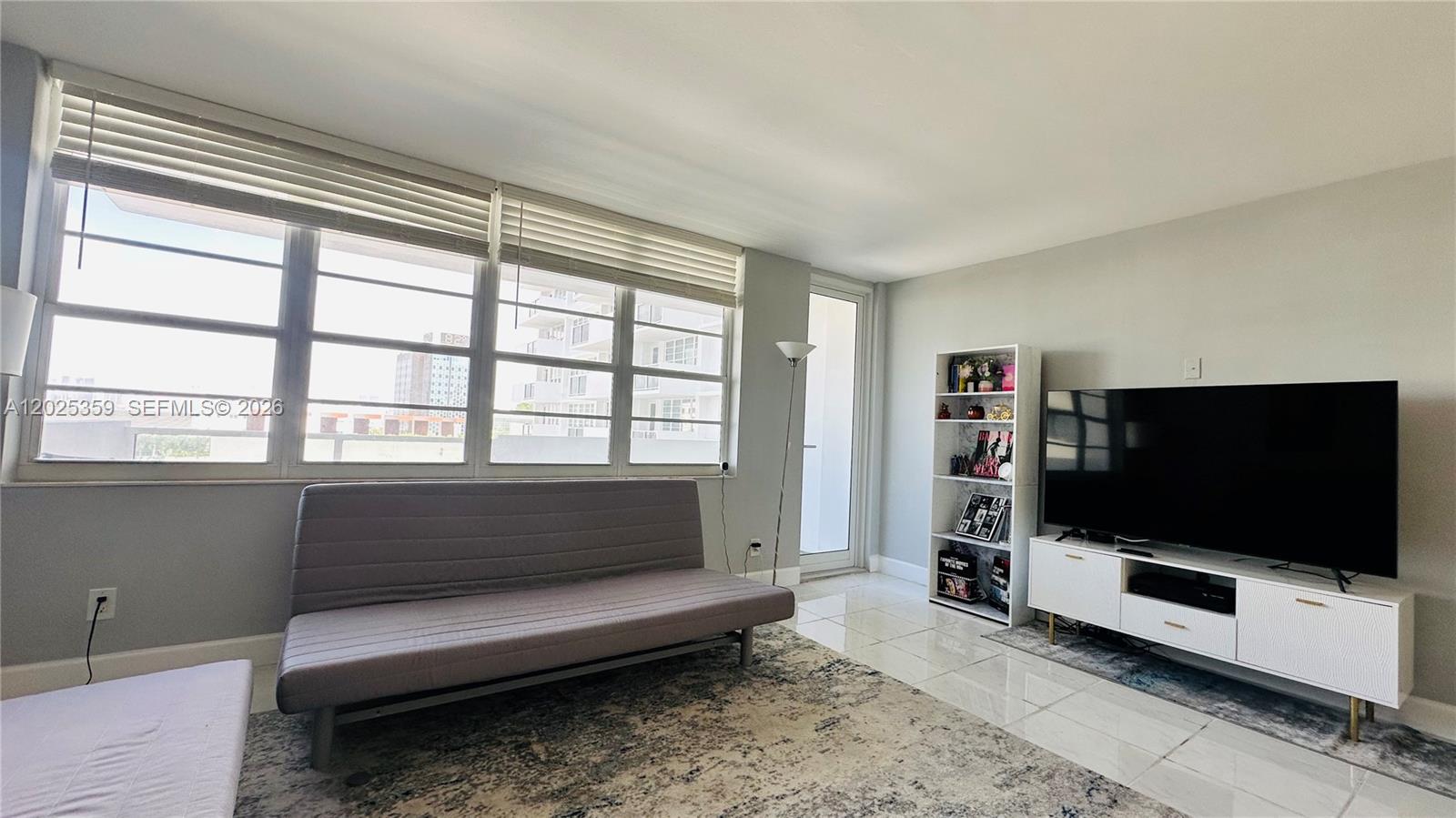 THE DECOPLAGE CONDO - Residential