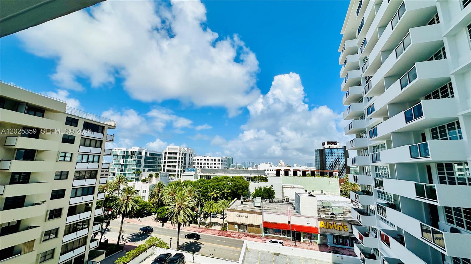 THE DECOPLAGE CONDO - Residential