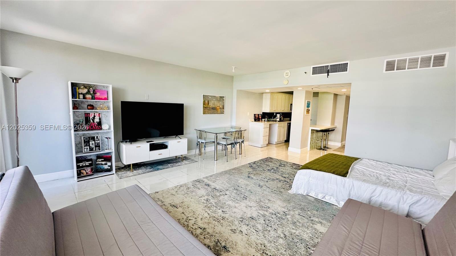 THE DECOPLAGE CONDO - Residential