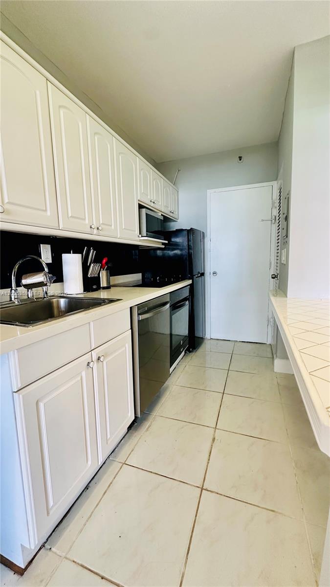 THE DECOPLAGE CONDO - Residential