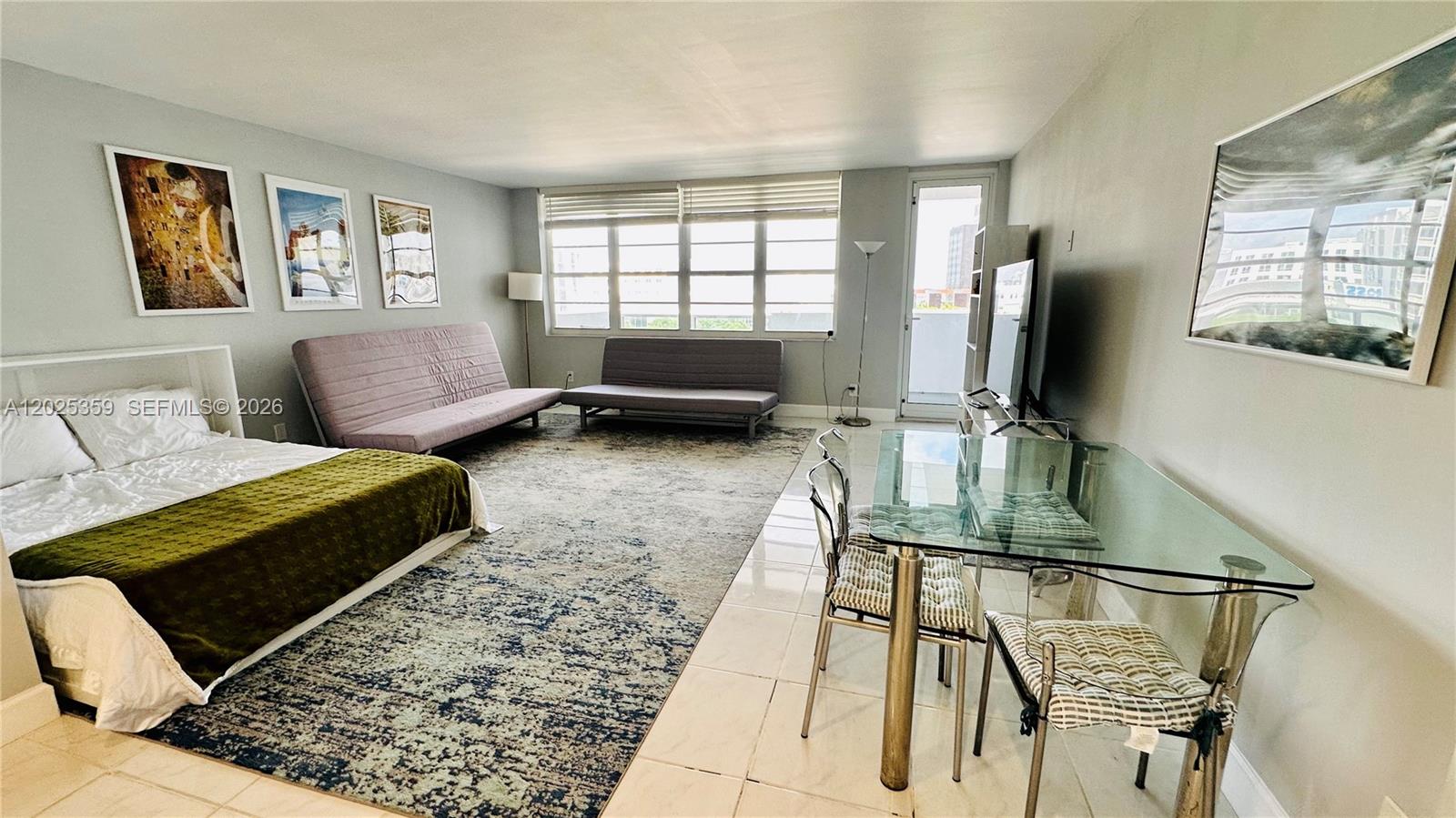 THE DECOPLAGE CONDO - Residential