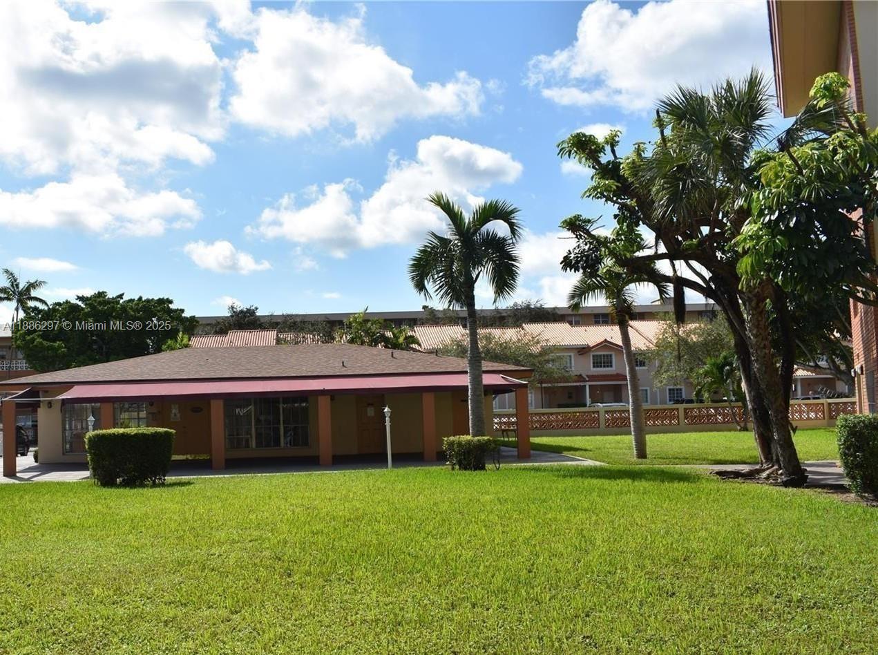 SUTTON HOUSE CONDO - Residential
