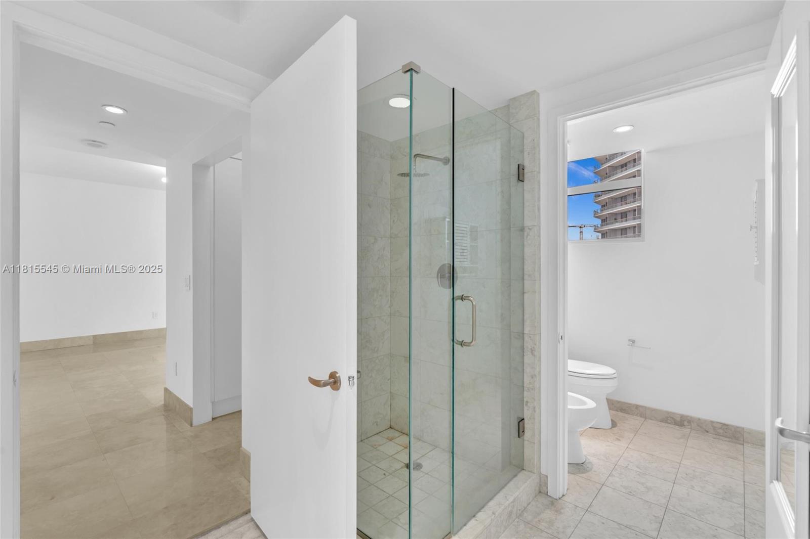 JADE RESIDENCES AT BRICKE - Residential