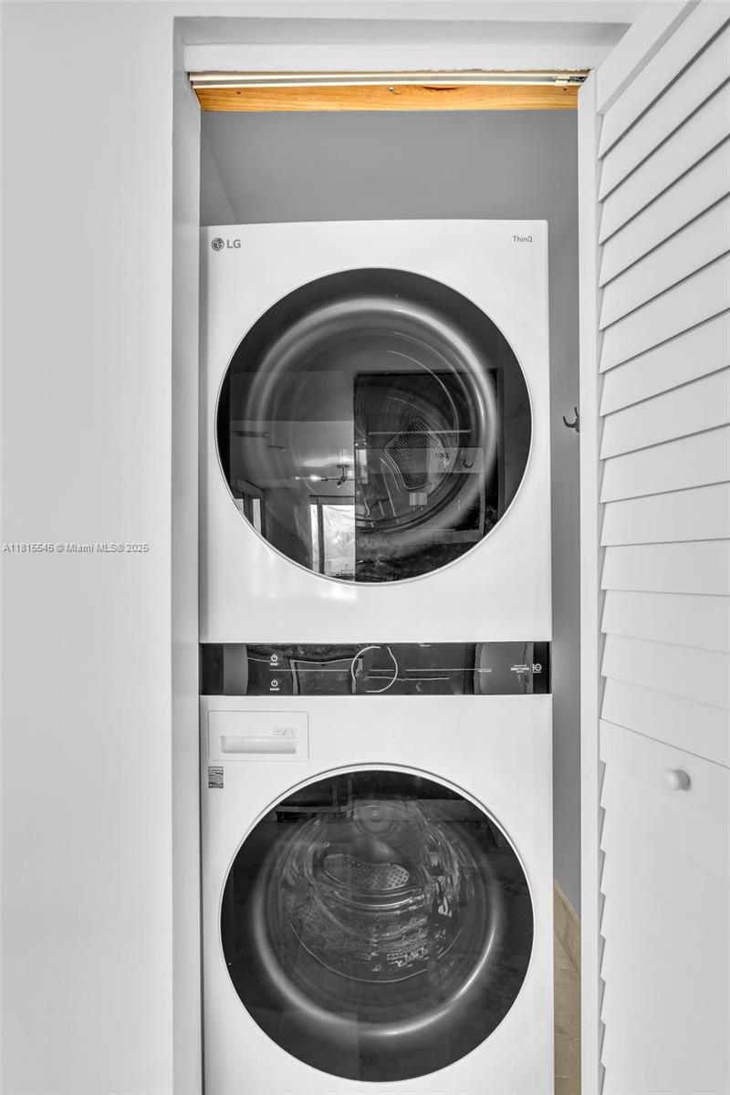 JADE RESIDENCES AT BRICKE - Residential