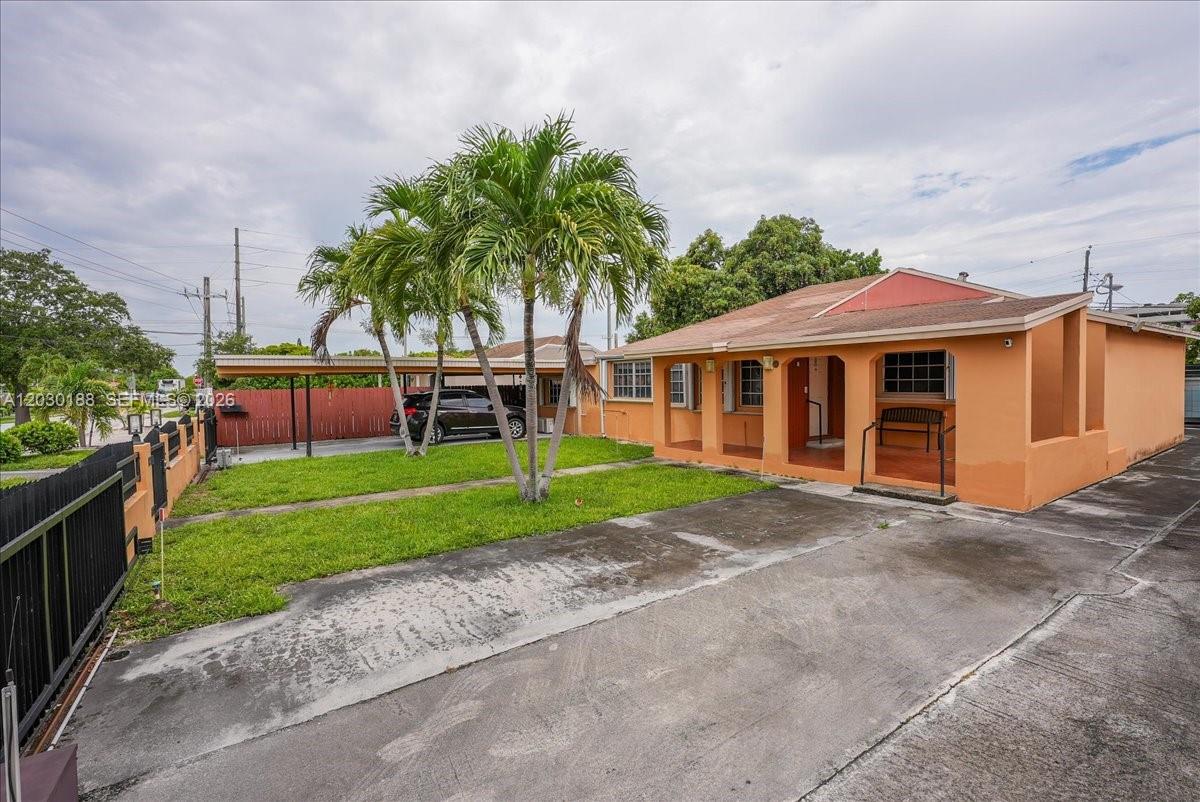 4263 NW 5th St