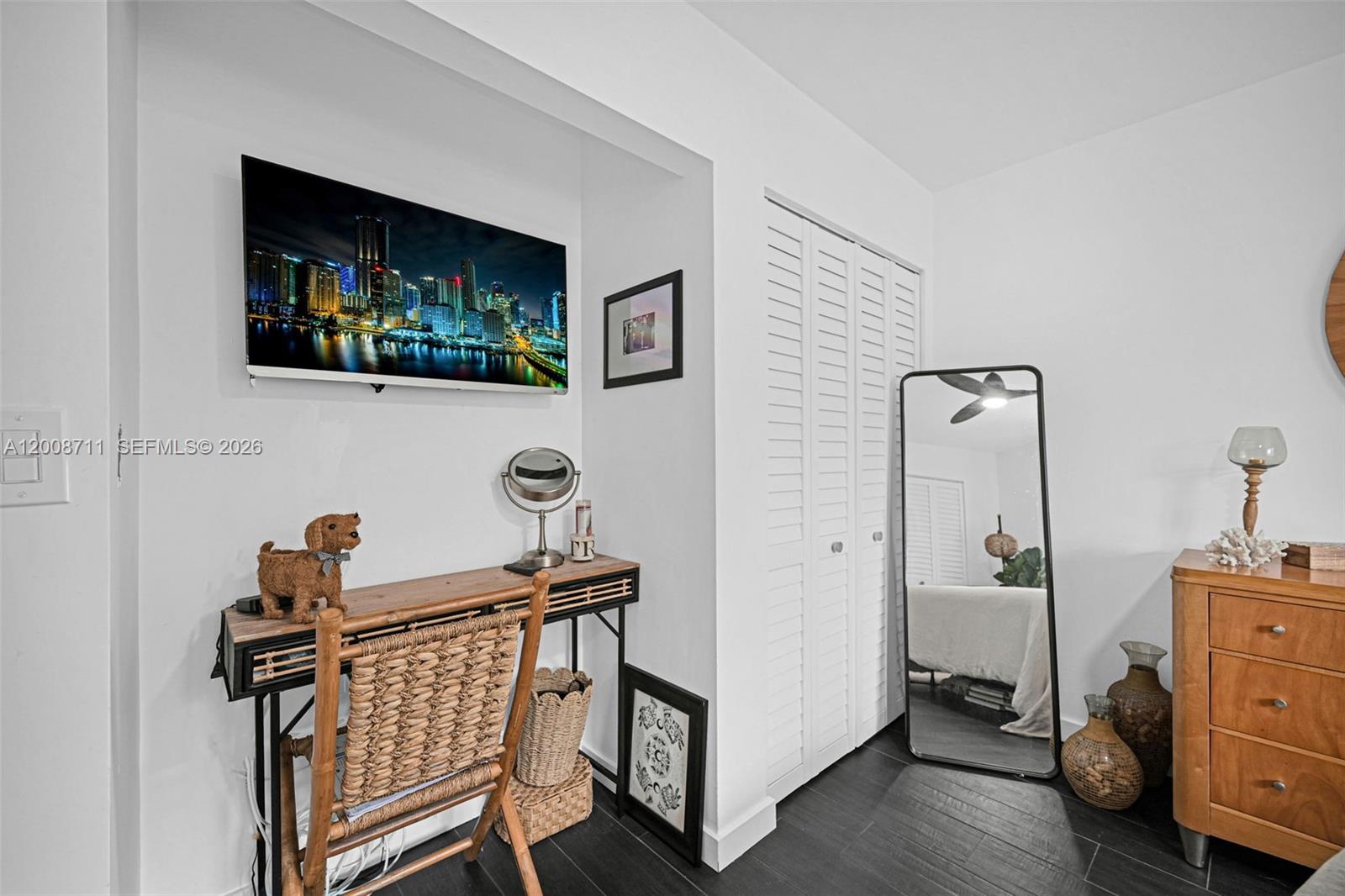 TOWNHOUSE EAST 1 CONDO - Residential
