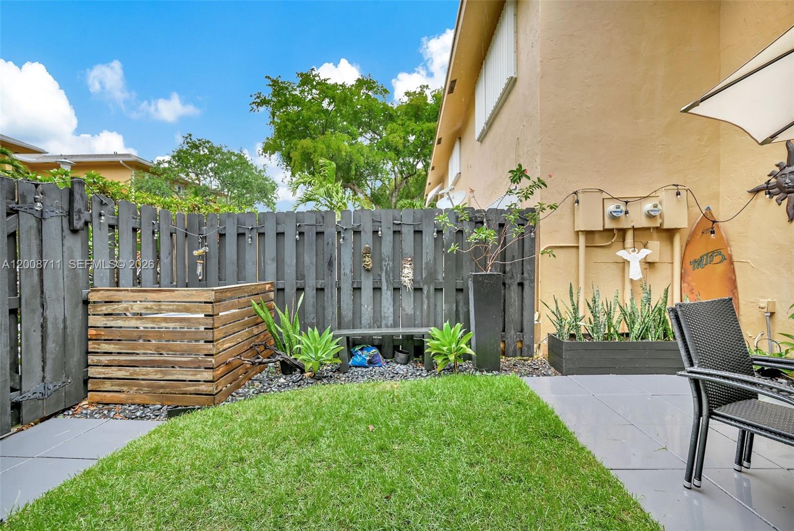 TOWNHOUSE EAST 1 CONDO - Residential
