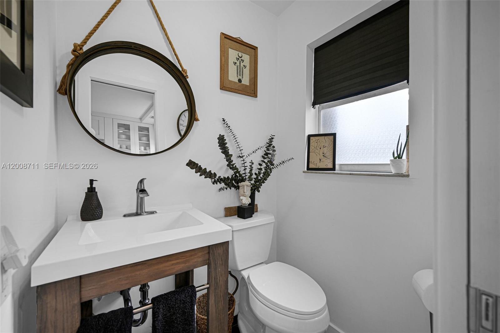 TOWNHOUSE EAST 1 CONDO - Residential