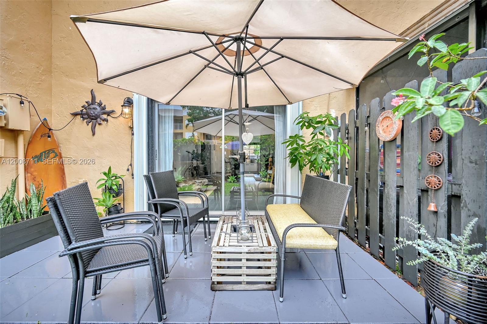 TOWNHOUSE EAST 1 CONDO - Residential