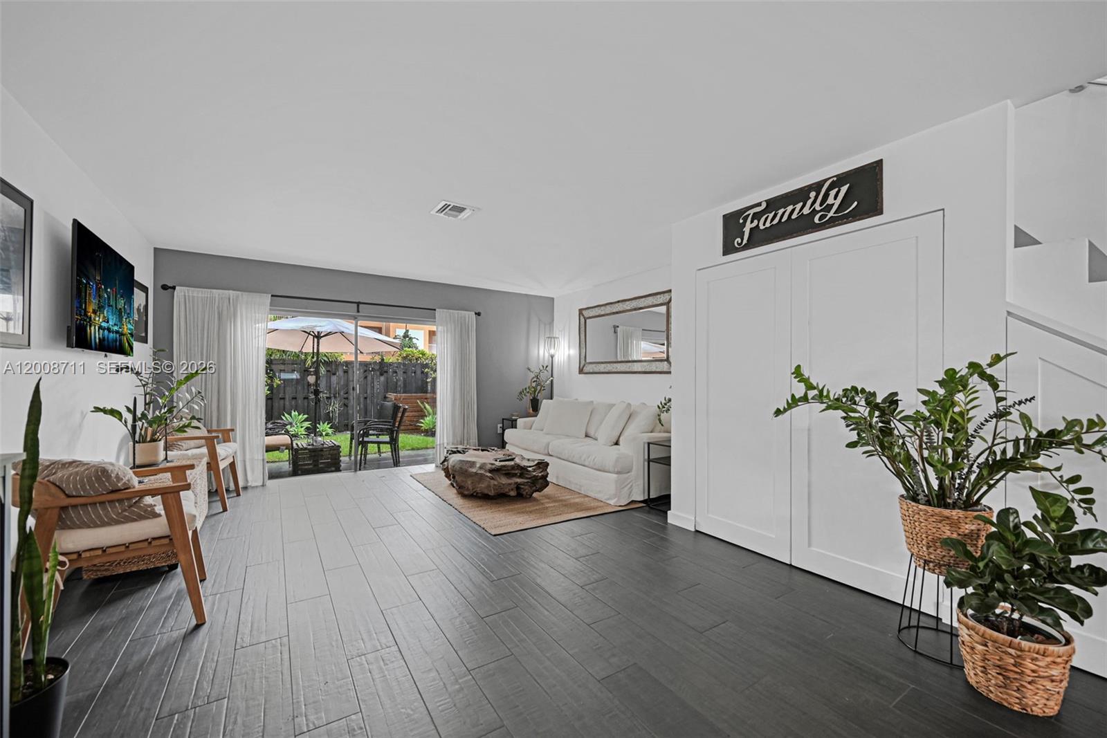 450 SE 7th St 210
