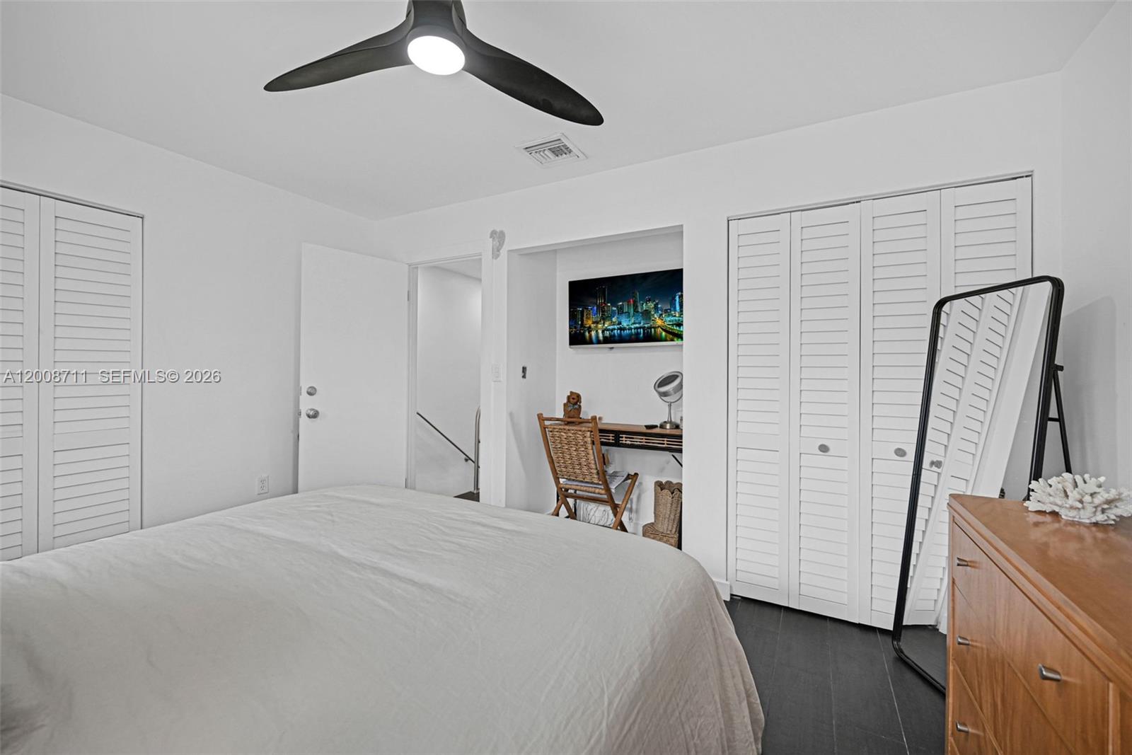 TOWNHOUSE EAST 1 CONDO - Residential