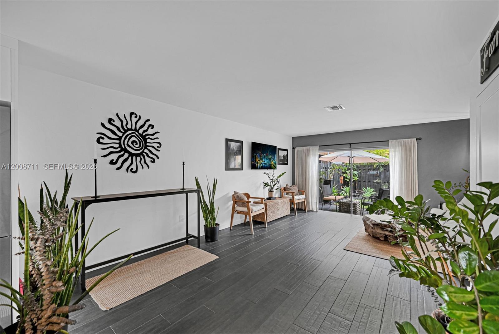 450 SE 7th St 210