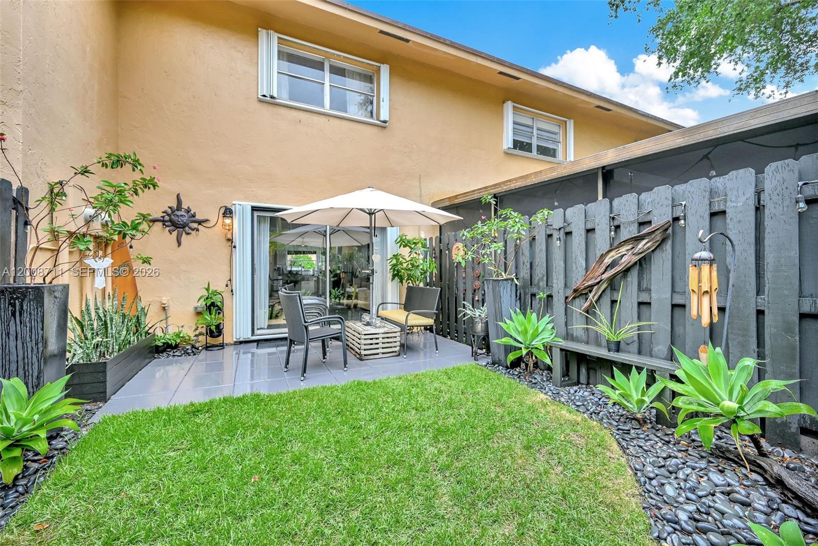 TOWNHOUSE EAST 1 CONDO - Residential
