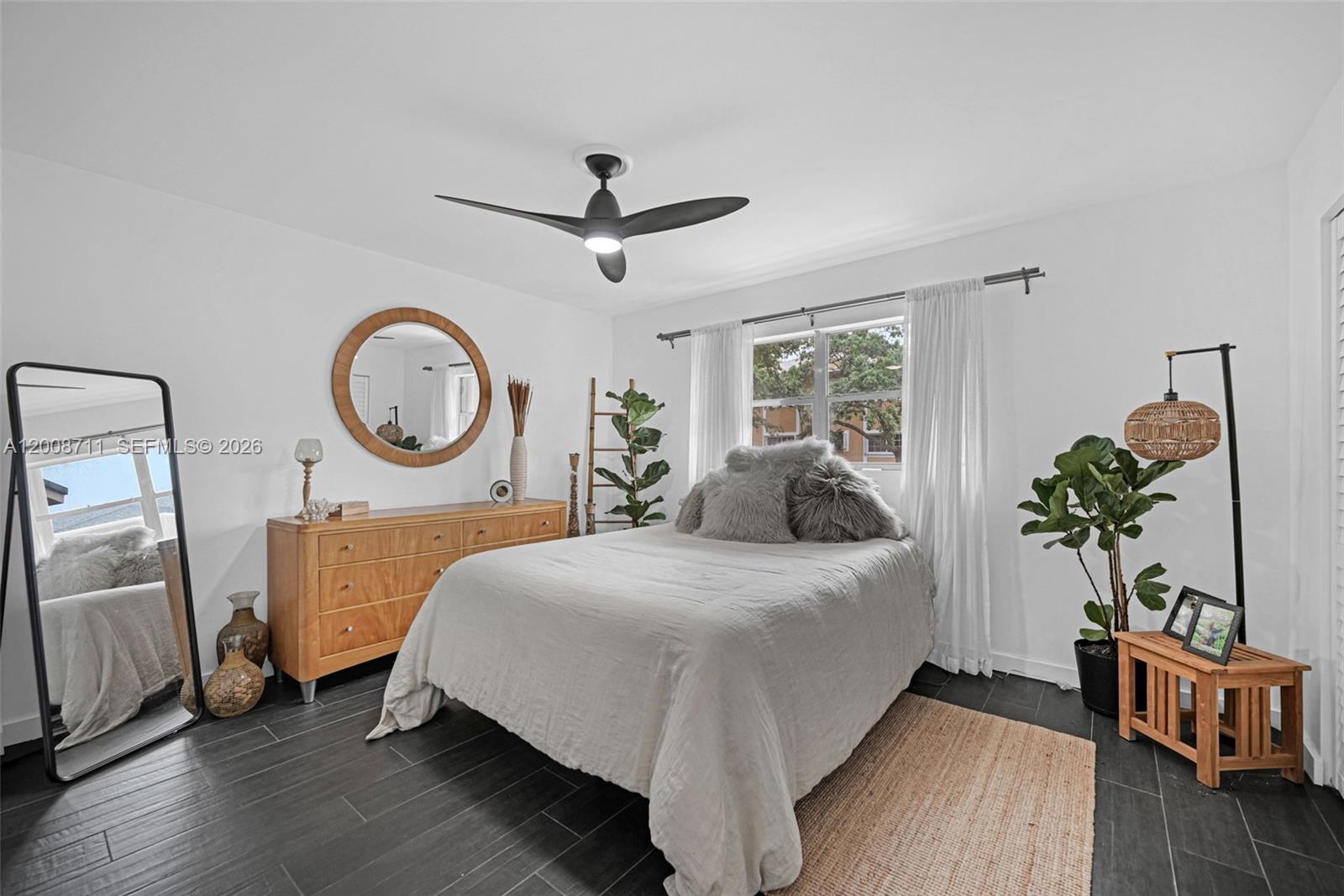 TOWNHOUSE EAST 1 CONDO - Residential
