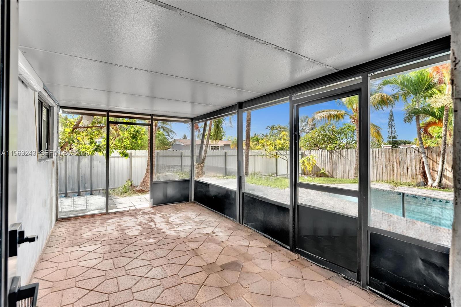 PALMLAND HOMES SOUTH NO T - Residential