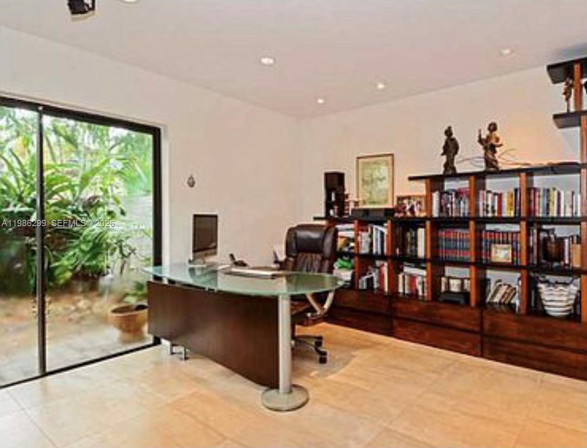 FAMILY TOWNHOUSES OF THE - Residential