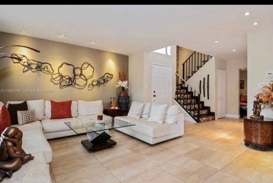 Beautiful updated 3-bedroom Townhouse in the Lakes of Emerald Hills, 
 Fully renovated, in great move-in condition, very desirable community with a neighborhood playground, basketball court, dog park, and a great pool.
Convenient access to shopping and a major road.