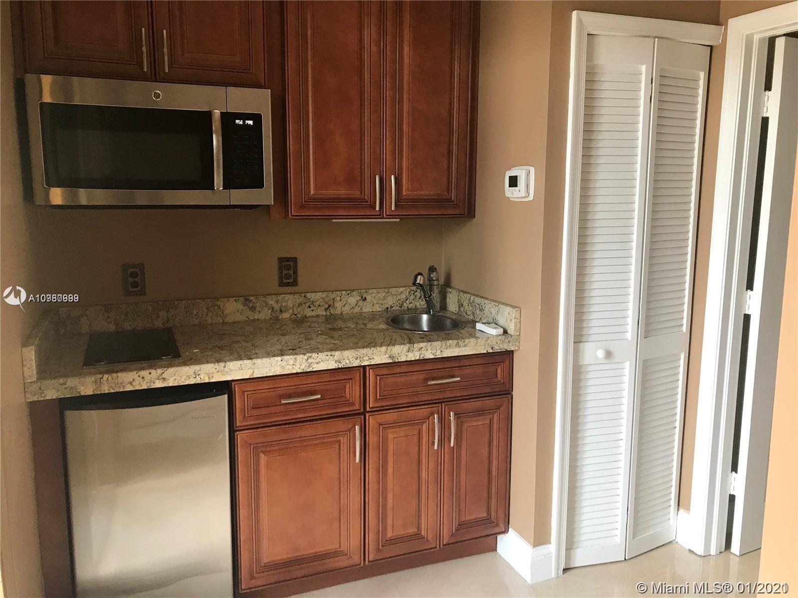 SUNSET LAKES PLAT ONE - Residential Lease