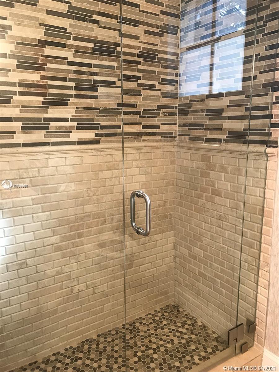 SUNSET LAKES PLAT ONE - Residential Lease