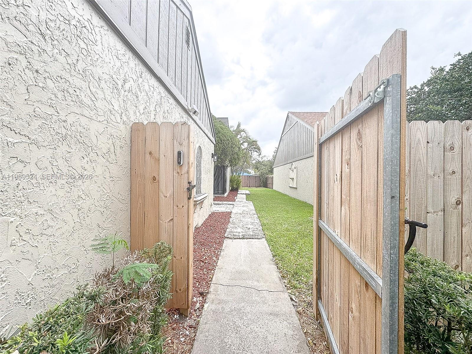 WALNUT PARK SUB - Residential Lease