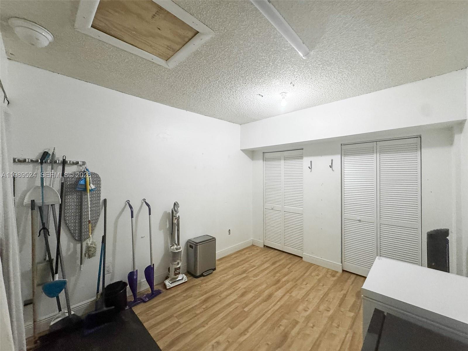 WALNUT PARK SUB - Residential Lease