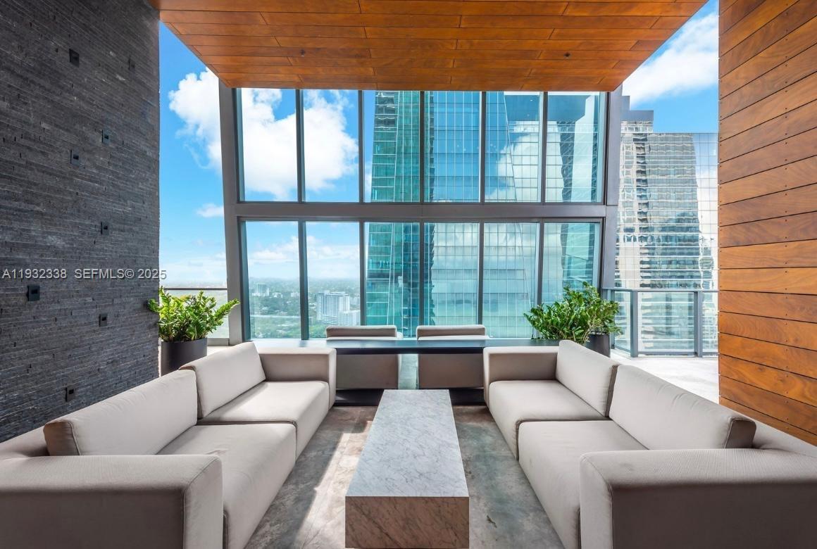 1451 Brickell Ave 2505