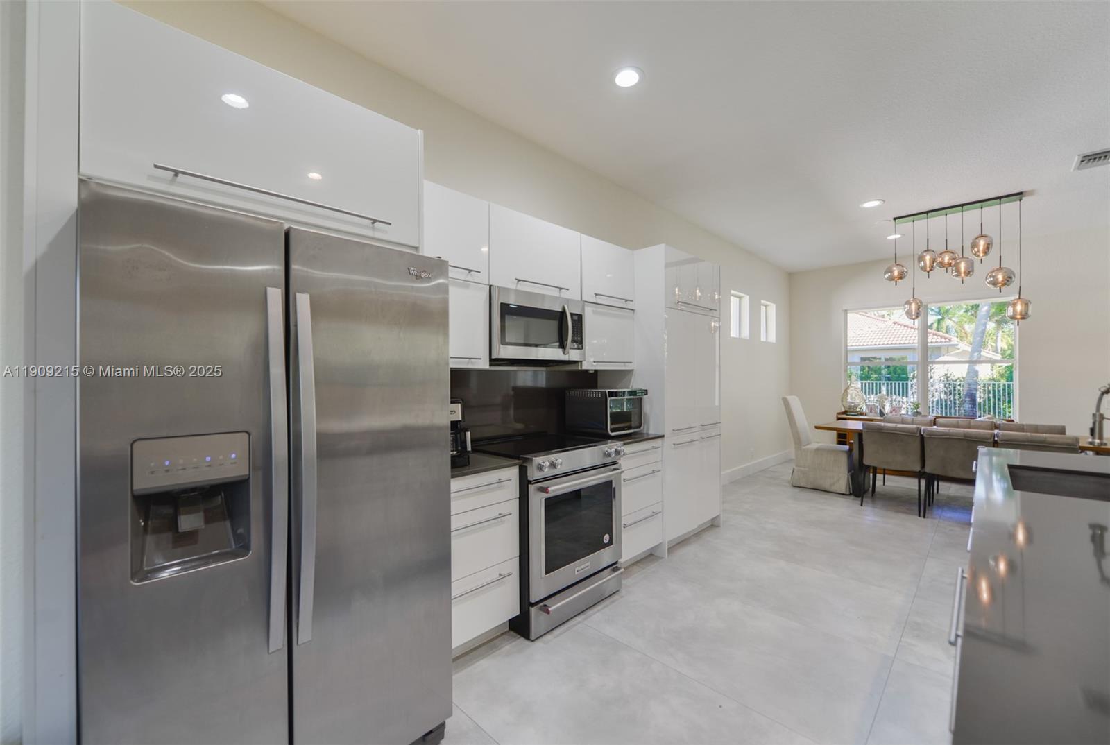 WESTON HILLS - Residential