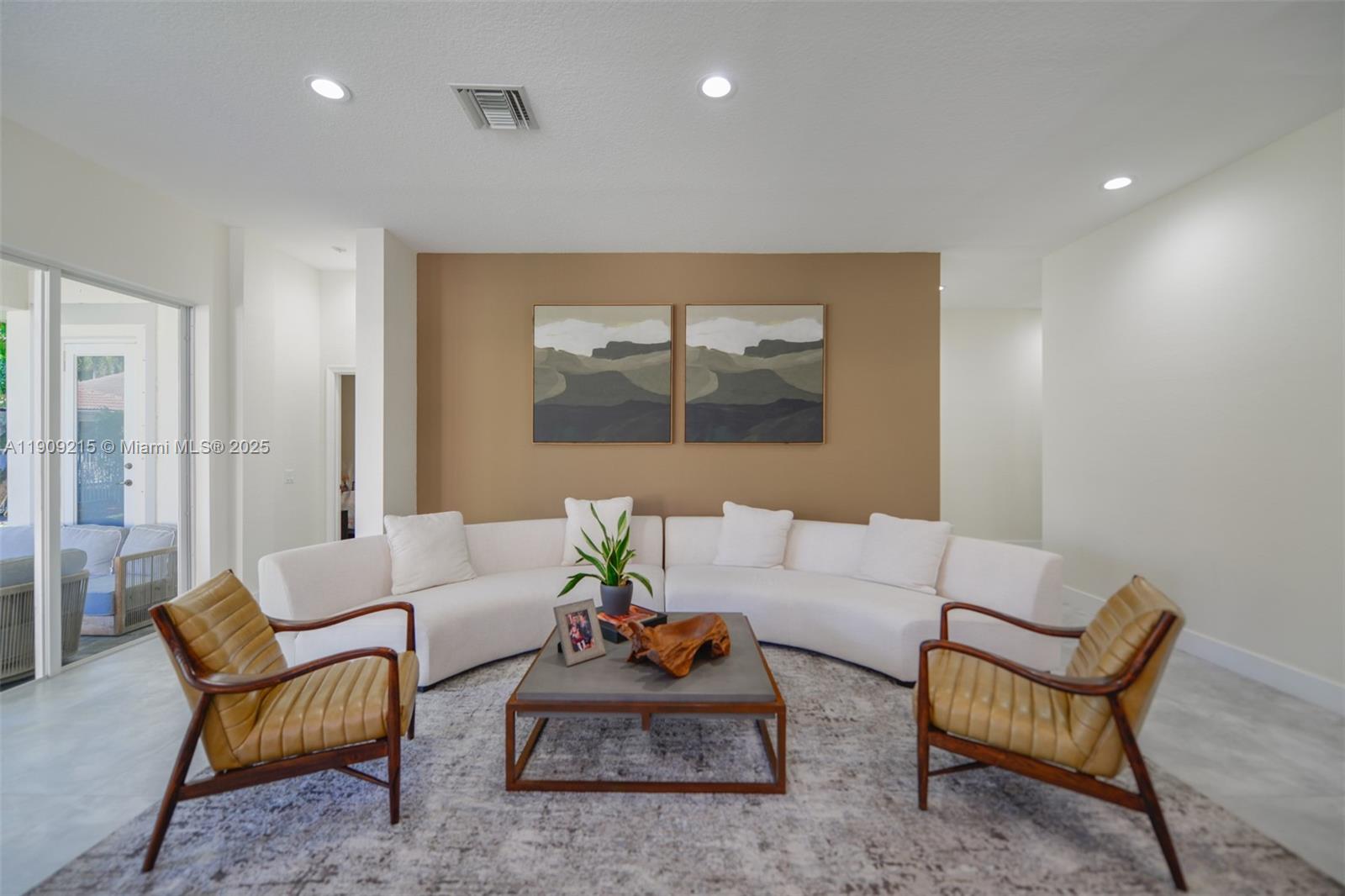 WESTON HILLS - Residential